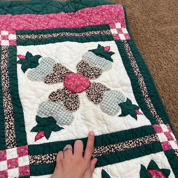 Vintage Impressions Green Floral Quilt Holiday Christmas Rips Stains 57.5" x 48" - Picture 7 of 14